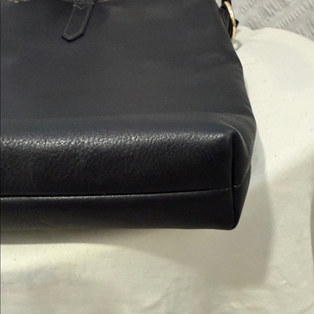 Fossil Black Leather Laptop Bag - Picture 10 of 11